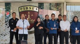 KAPUSPENKUM DAN DIRDIK JAMPIDSUS KEJAGUNG RI, SAAT KONFRENSI PERS DI GEDUNG KEJAGUNG RI