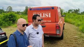 Lawyer HENDRY.C.SARAGI S.H dan Rekan saat Konferensi Pers