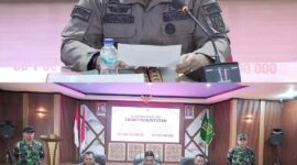 Kejari Tebo saat pers rilis di aula kejaksaan negeri tebo (sumber foto : facebook kejaksaan negeri tebo)