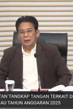 GUBERNUR RIAU,ABDUL WAHID JADI TERSANGKA OTT KPK