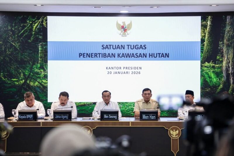 Menteri Sekretaris Negara (Mensesneg) Prasetyo Hadi, dalam keterangan pers, di Kompleks Istana Kepresidenan Jakarta.
Foto: BPMI Setpres dan Biro Humas Kemensetneg