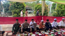 KAPOLSEK TEBO ILIR, DANRAMIL TEBO ILIR DAN CAMAT TEBO ILIR SAAT ACARA SAFARI RAMADHAN DI DESA BETUNG BEDARAH BARAT