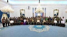 Foto Bersama Presiden Prabowo Subianto menggelar pertemuan bersama para pimpinan organisasi kemasyarakatan