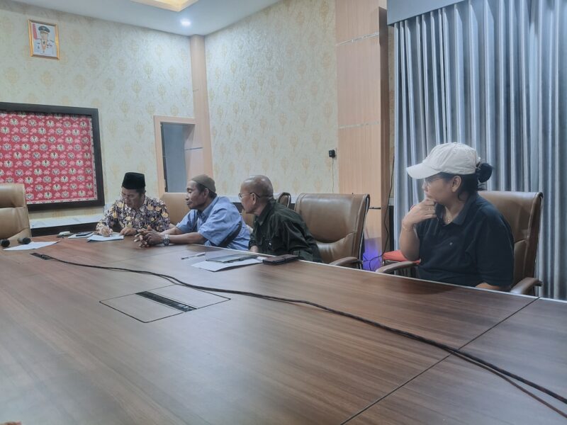 Pertemuan di Kantor Diknas Kabupaten Tebo Antara Gema-Tipikor dan Pihak SD Pemayongan pada jumat, 27 februari 2026