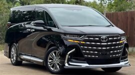 Ilustrasi Mobil Mewah Pejabat DiBuat Plat Hitam Untuk Mudik.