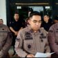 KAJARI TEBO DI DAMPINGI KAJATI JAMBI SAAT KONFERENSI PERS ATAS KABURNYA 1 ORANG TERDAKWA DI PN TEBO