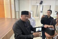 SUGENG HARIADI KAJATI JAMBI SAAT DI WAWANCARAI REKAN-REKAN MEDIA