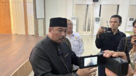 SUGENG HARIADI KAJATI JAMBI SAAT DI WAWANCARAI REKAN-REKAN MEDIA