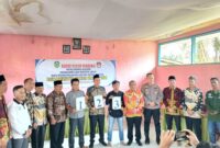 Para Calon Kepala Desa setelah mendapatkan Nomor Urut.