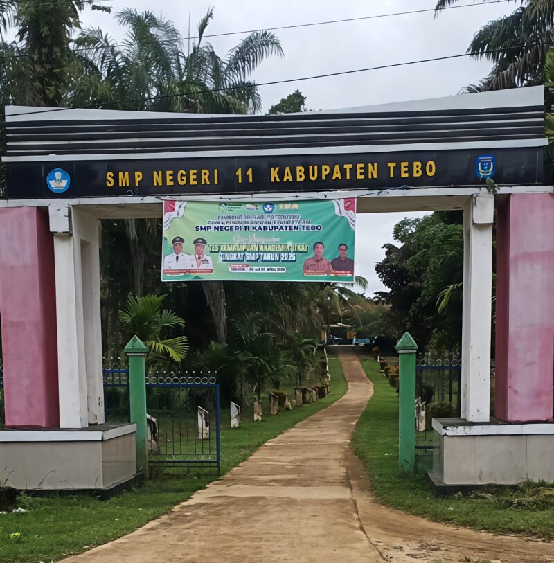 DUGAAN SMPN 11 TEBO MASIH JUAL-BELI LKS BAGI SISWANYA