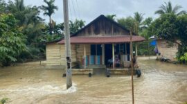 Tampak Rumah Warga Terendam Banjir karena Luapan Air Sungai