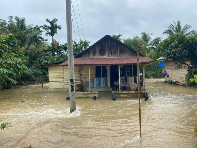 Tampak Rumah Warga Terendam Banjir karena Luapan Air Sungai