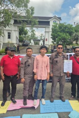 FORDMAST Gelar Demo di Kejari Tebo, Desak Usut Dan Periksa TAPD dan DPRD Tebo