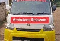 AMBULANCE RELAWAN YANG IKUT ROMBONGAN SAAT BERKAMPANYE CALON KEPALA DESA JAYA MULIA.