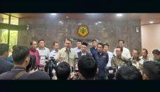 Konfrensi Pers Setelah Selesai Rapat Pembahasan Tentang Anjloknya Harga Sawit Di Petani