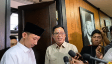 Anggota DPRD Jember Achmad Syahri Assidiqi Saat Diwawancarai Awak Media.