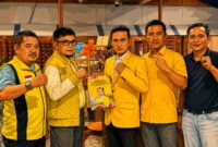 Penyerahan dokumen diterima langsung oleh Sekretaris DPD Partai Golkar Provinsi Jambi Ir H Ivan Wirata,.ST,.MM,.MT 