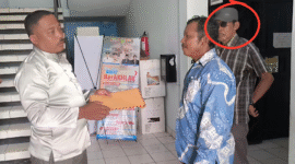 Informasi salah satu Ketua RT, yakni Abdullah (red) yang menjabat sebagai Ketua RT 10, terlihat hadir saat tim pemenangan nomor urut 01, menyerahkan Surat Keberatan hasil Penghitungan Suara di Kantor PMD Tebo.