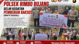 KAPOLSEK DAN PERSONIL POLSEK RIMBO BUJANG DALAM KEGIATAN BANSOS MEMPERINGATI HUT BHAYANGKARA KE 80
