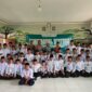 FOTO BERSAMA DALAM KEGIATAN SOSIALISASI KEBANGSAAN DAN KAMPANYE ANTI-BULLYING DI PONPES SHUFFAH HIZBULLAH AL FATAH